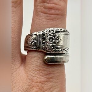 Vintage 1937 “First Love” Floral Silver Tone Spoon Ring—Size 8